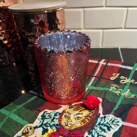 Low Start Holiday Mystery Box of jewelry, beauty & Goodies - Picture 3 of 4